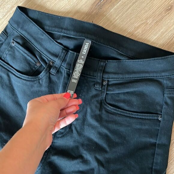 Vuori • Benton Stretch Twill Pant - Picture 6 of 9